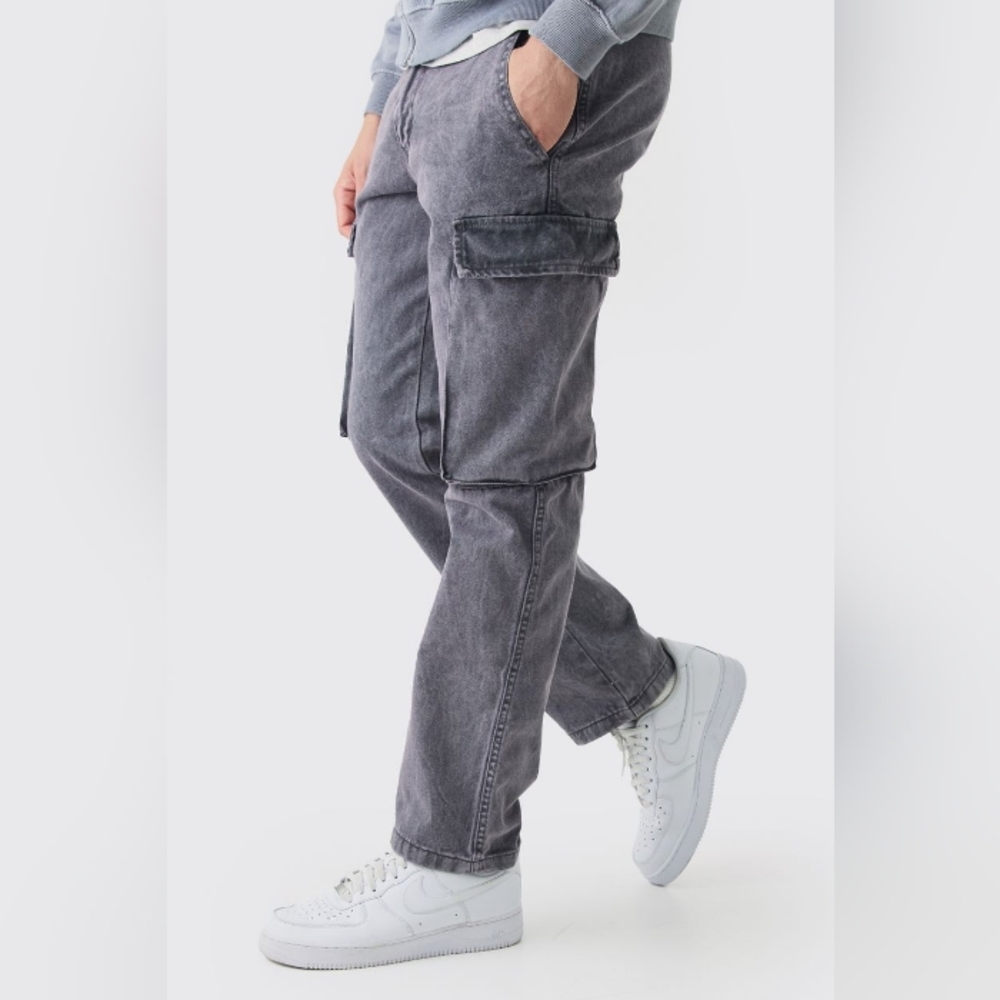 boohooMANStraight Heavyweight Twill Acid Washed Cargo